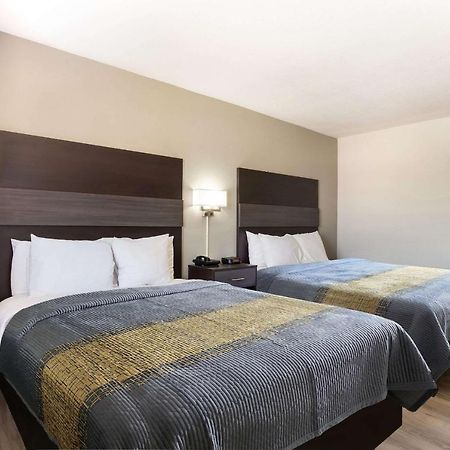 Rodeway Inn Branson, Brick House Exteriér fotografie